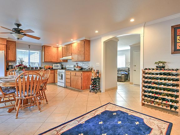 5th image of 836 Melrose Ct