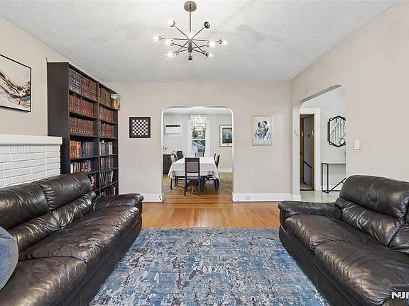 5th image of 147 Terhune Ave