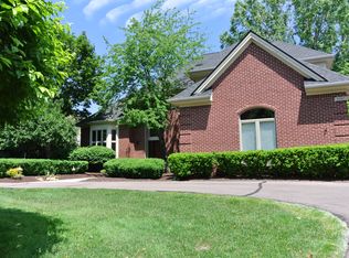 6282 Orchard Woods Dr, West Bloomfield, MI 48324