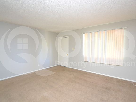 3rd image of 2201 W Belmont Ave APT 4