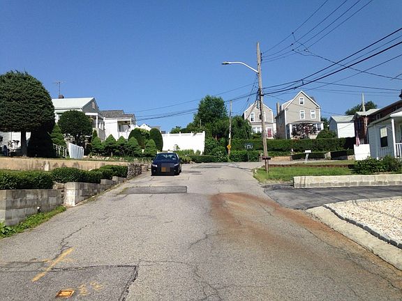 5th image of 9 Floral Ln