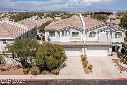 3 bed, 2.5 bath, 2090 sqft, $3,995 — Photo 3
