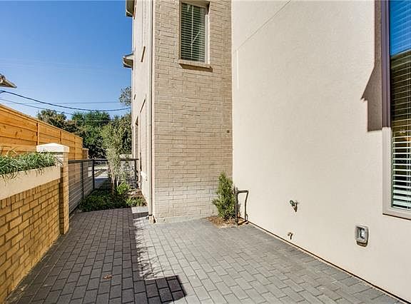 3rd image of 4514 Abbott Ave APT 9