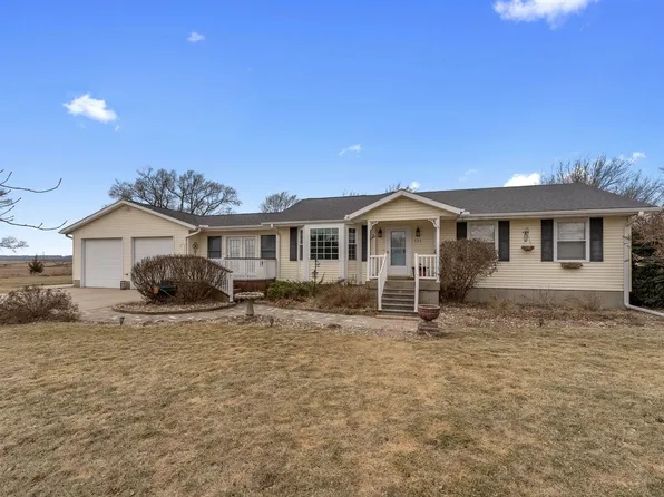 121 Turkey Rd, Fruitland, IA 52749