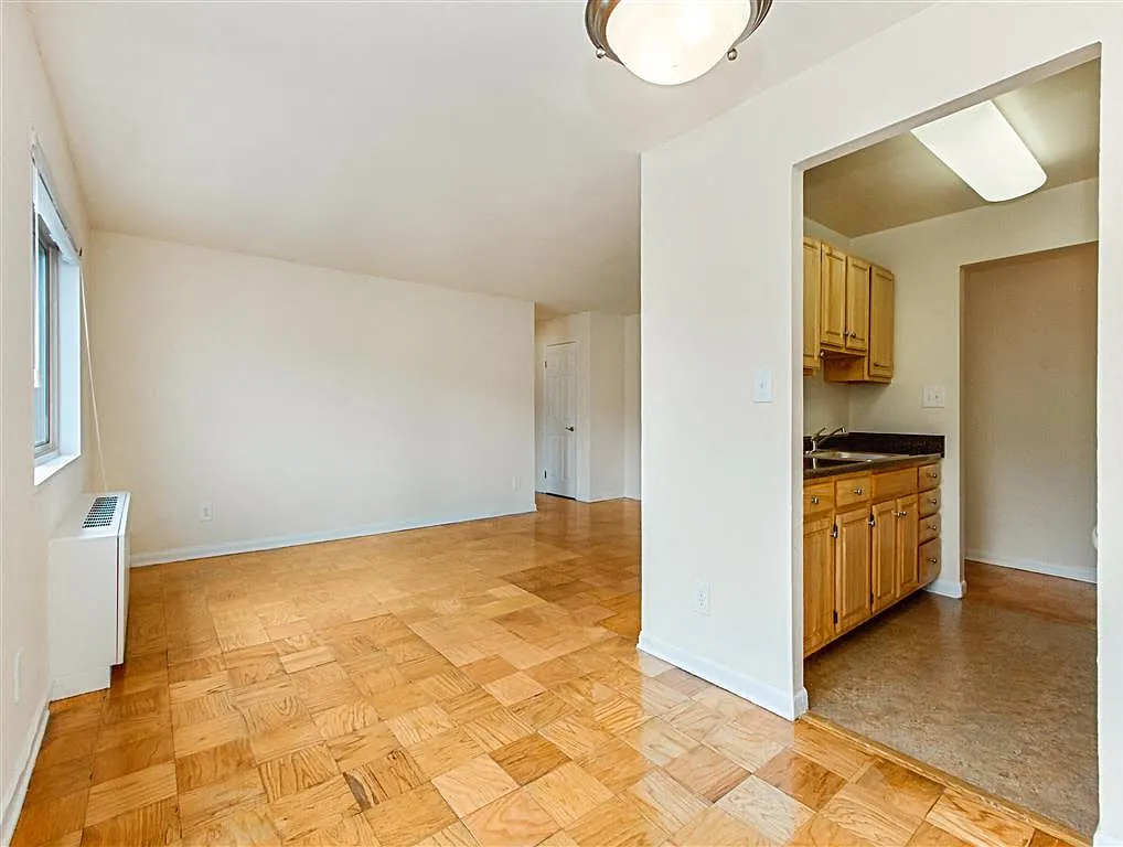 Chillum Apartments — Photo 4