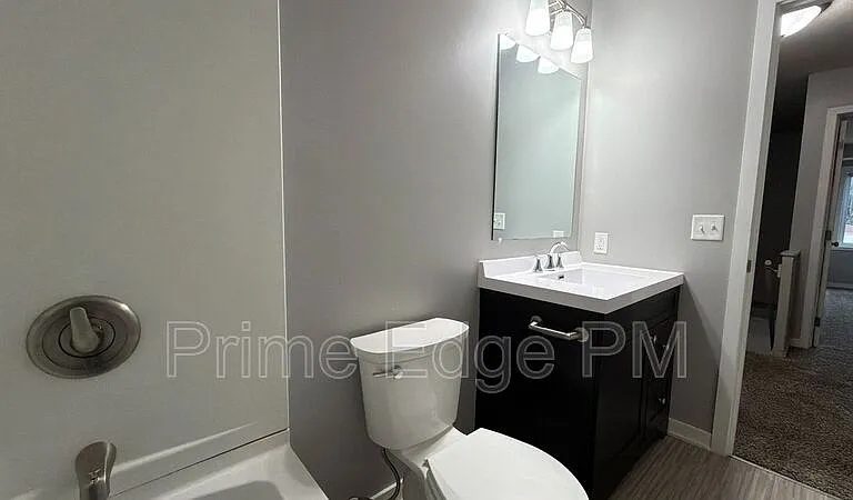 6235 Holdrege St #B-5 — Photo 21