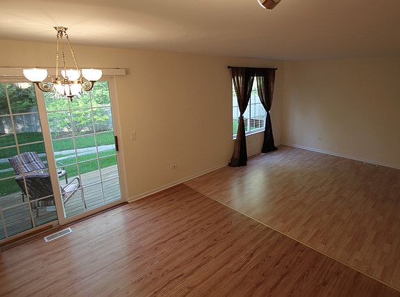 4th image of 26289 N Green St
