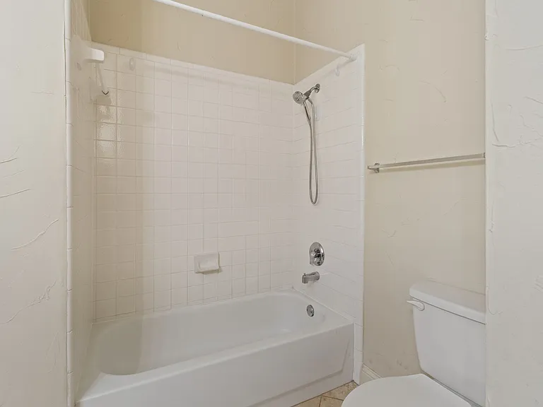 8804 Falcon View Dr — Photo 10