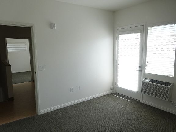5th image of 615 E Harvard Blvd #201