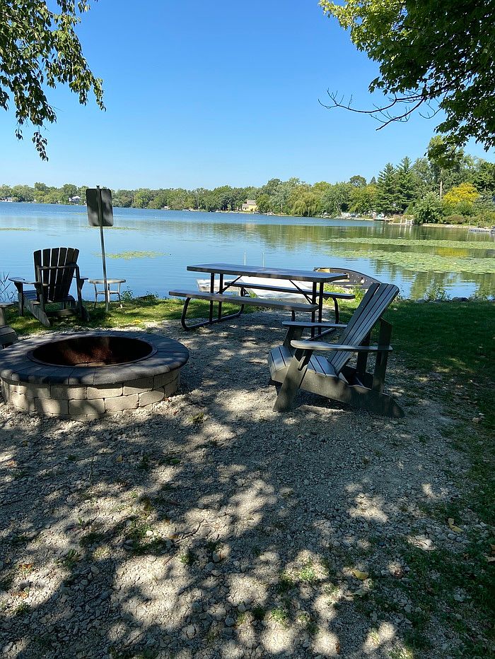 274 S Lake St APT E, Grayslake, IL 60030 Zillow