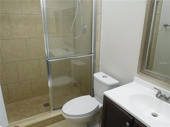 5th image of 605 Grove Ct