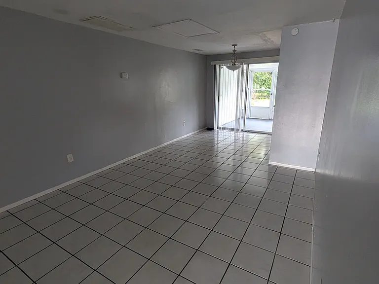 4906A 21st St W — Photo 15