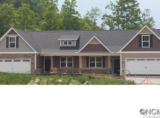 132A Half Moon Trl, Hendersonville, NC 28792