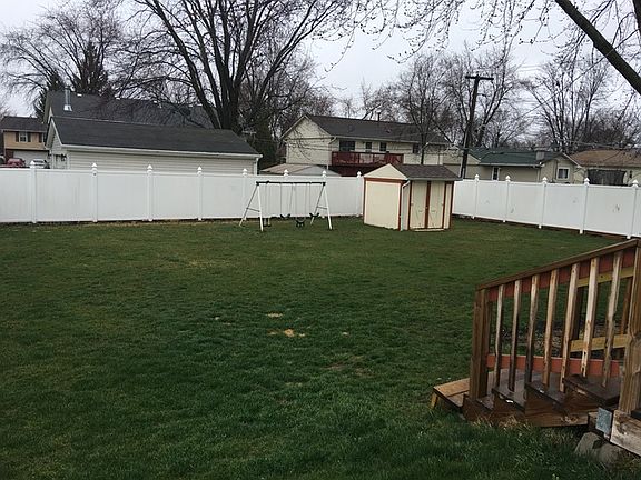 3rd image of 828 Flowers Ave