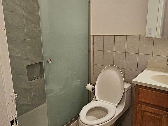 3rd image of 1166 E 103rd Street