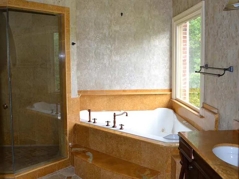 Master bath w huge shower and walk in closet