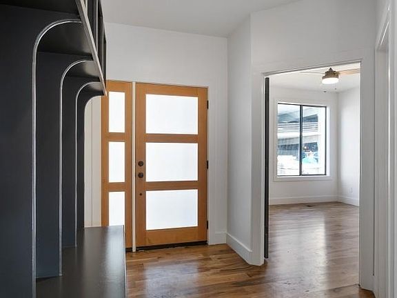 5th image of 1710B Nassau St