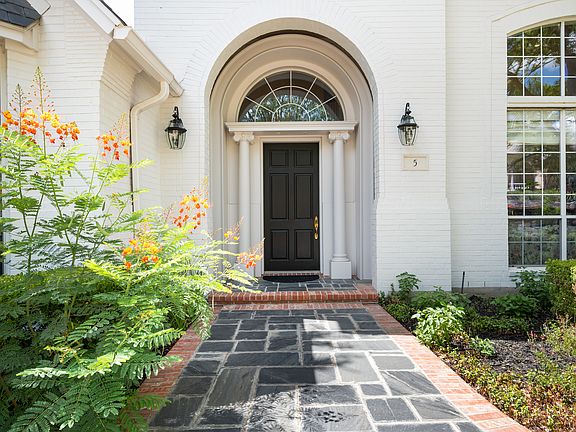3rd image of 5 Highgate Dr