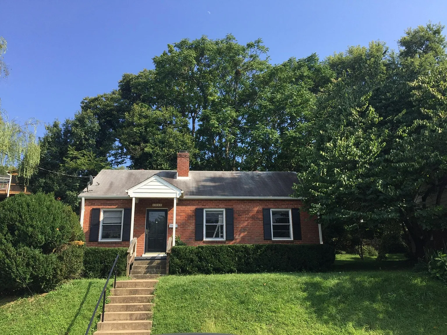 1028 Sheridan Ave photo 1