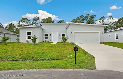 746 Harriet Ave Photo 1