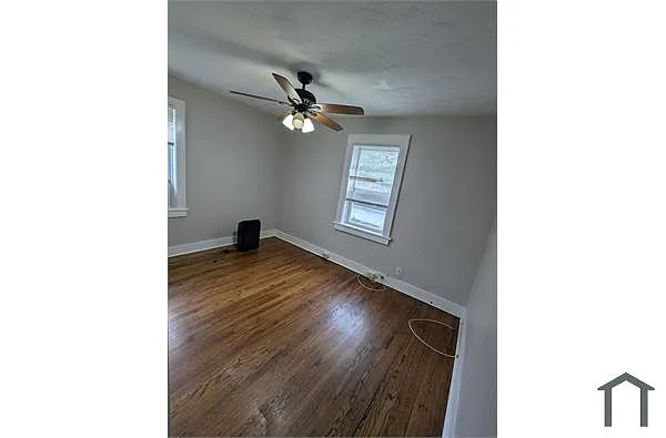 Building Photo - 6748 Crest Ave #2E
