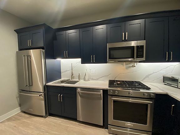 5th image of 1053 W Columbia Ave #1W