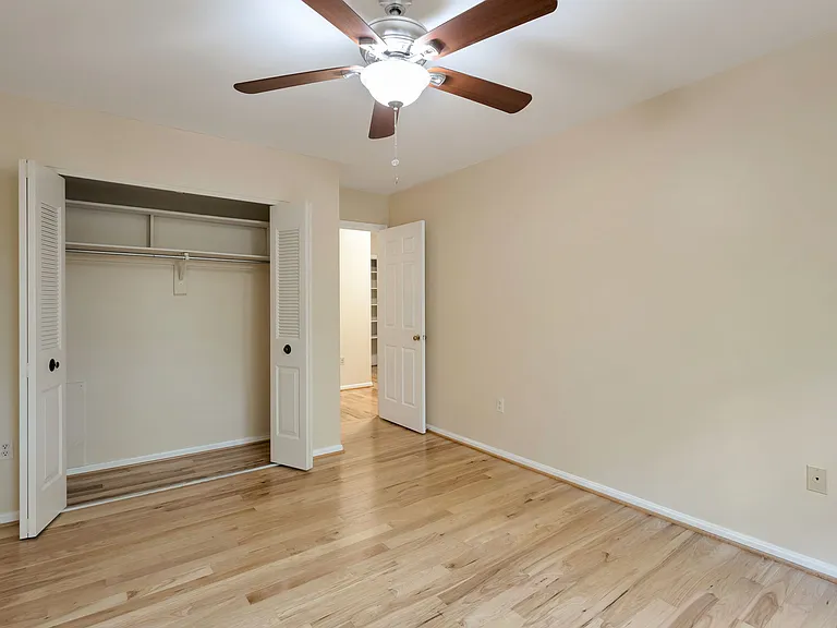6414 Seven Oaks Ct — Photo 8
