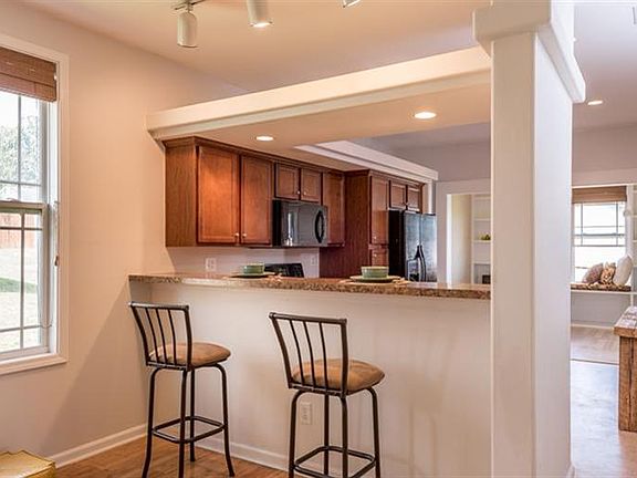 3rd image of 3005 Tiburon Ct