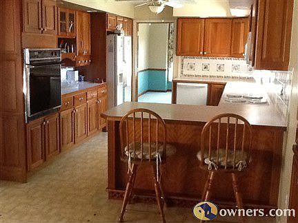 Kitchen looking S