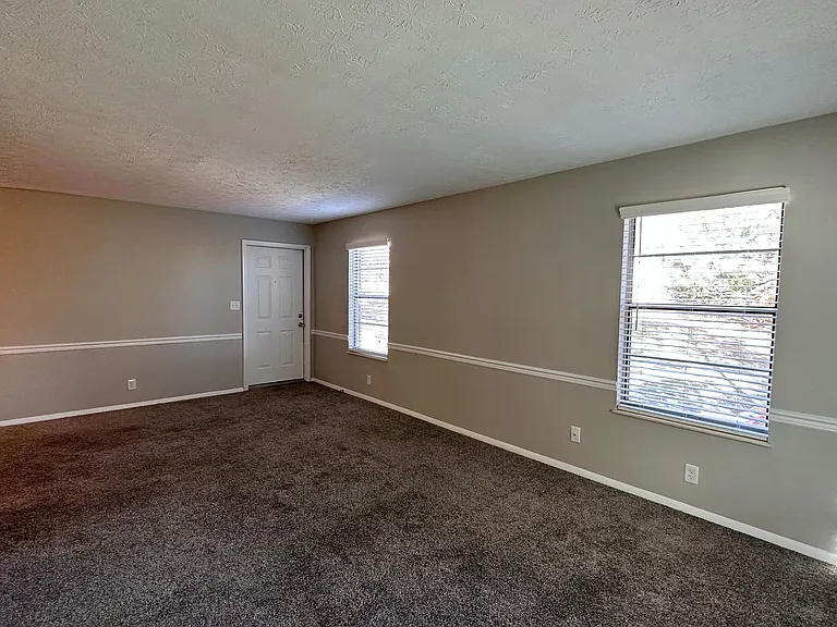 4532 Lynnmont Rd — Photo 50
