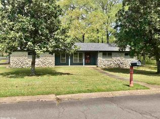 1608 Valley View Dr, Malvern, AR 72104