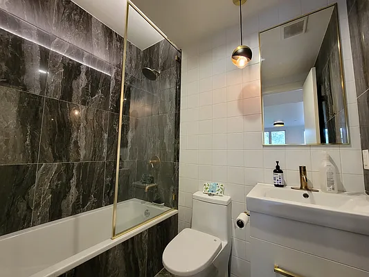 Rented by Lodger Corp | media 21