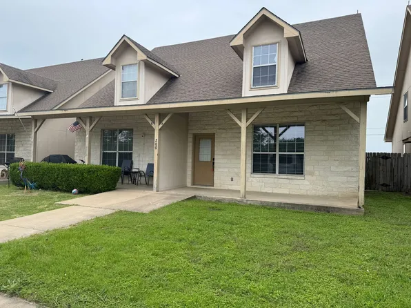 200 Sandstone Drive AB, 200 Sandstone Dr APT A, Jarrell, TX 76537