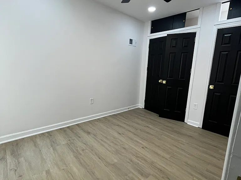 5856 Walton Ave — Photo 20