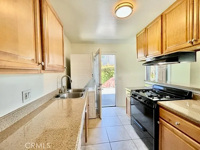 2964 Peppertree Ln #A — Photo 34