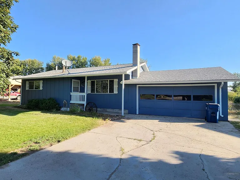 224 Glacier Dr — Photo 1