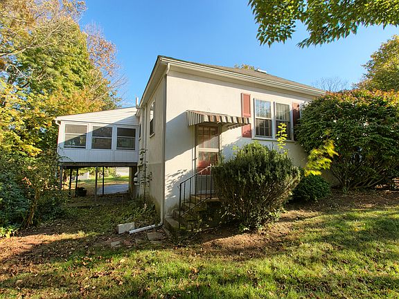 2nd image of 7 Elmwood Dr