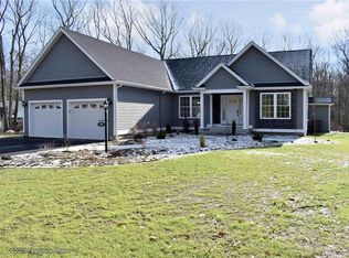 190 Quaker Ln, Scituate, RI 02857