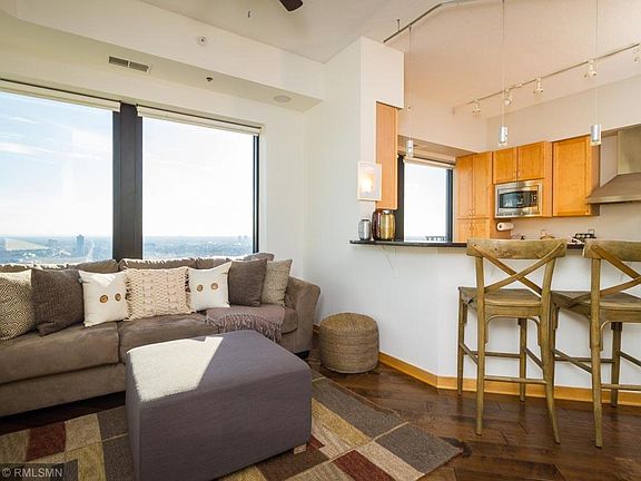 5th image of 500 Grant St E #2611