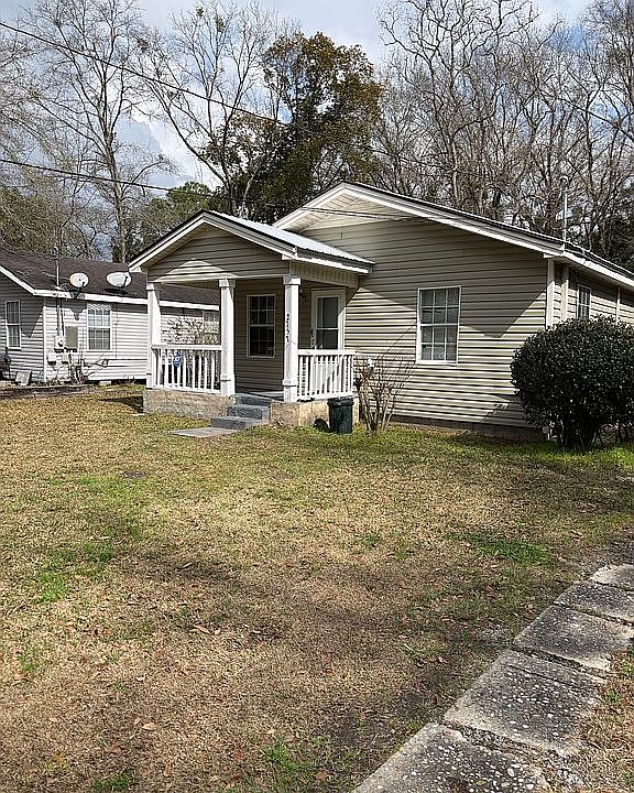 2nd image of 2757 N Thompson Dr