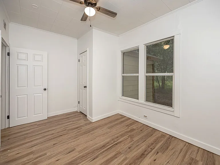 4406 Richard St — Photo 31