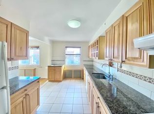 22-14 49th St, Astoria, NY 11105