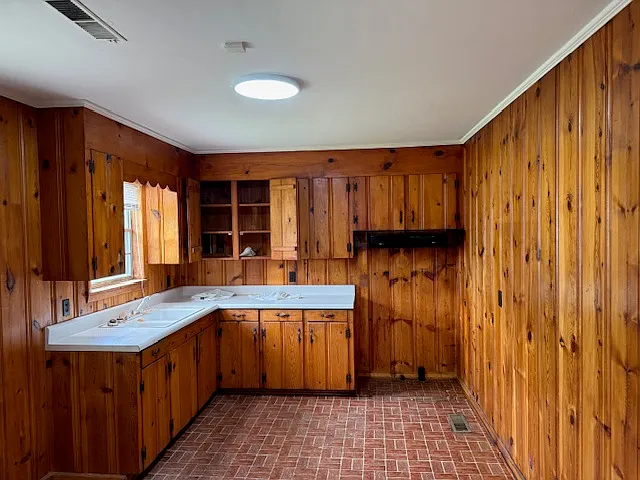 3 bed, 1040 sqft, $995 — Photo 2