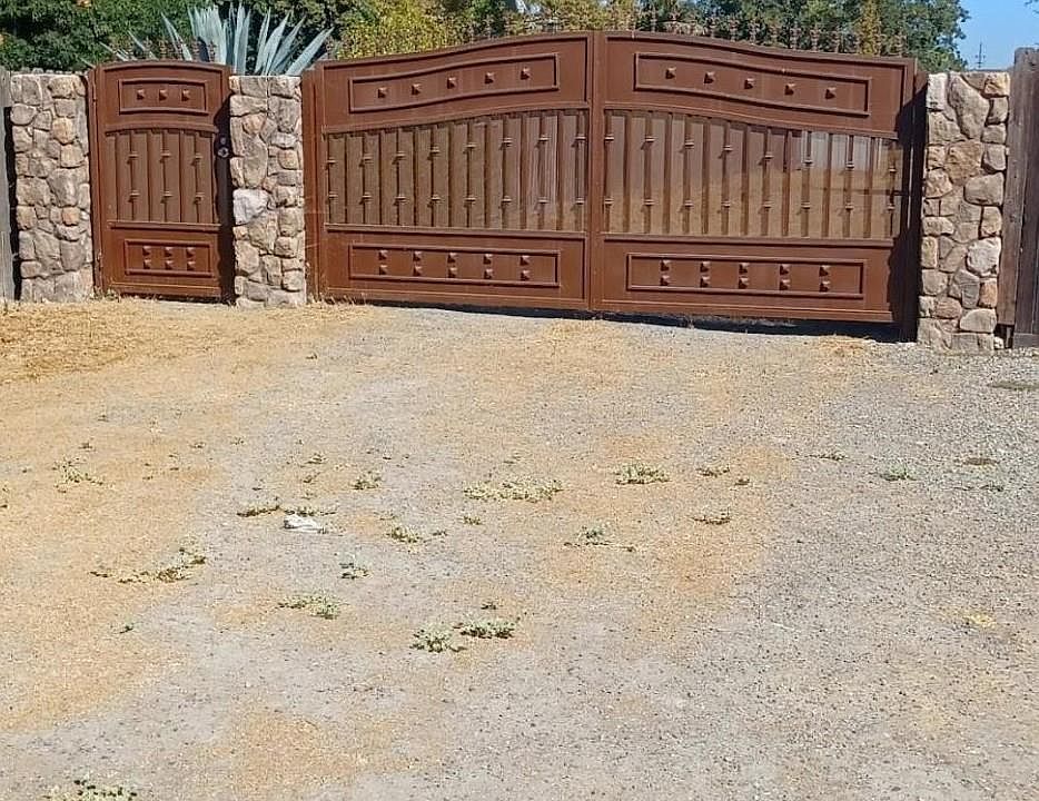 1st image of 2433 Canal Dr