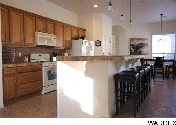 3rd image of 2877 Esmerelda Dr