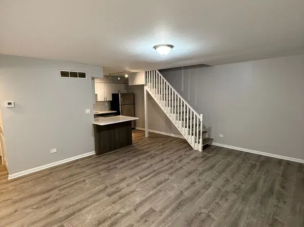 744 W Gordon Ter, Chicago, IL