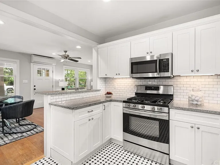 1111 Oleander Ave — Photo 14