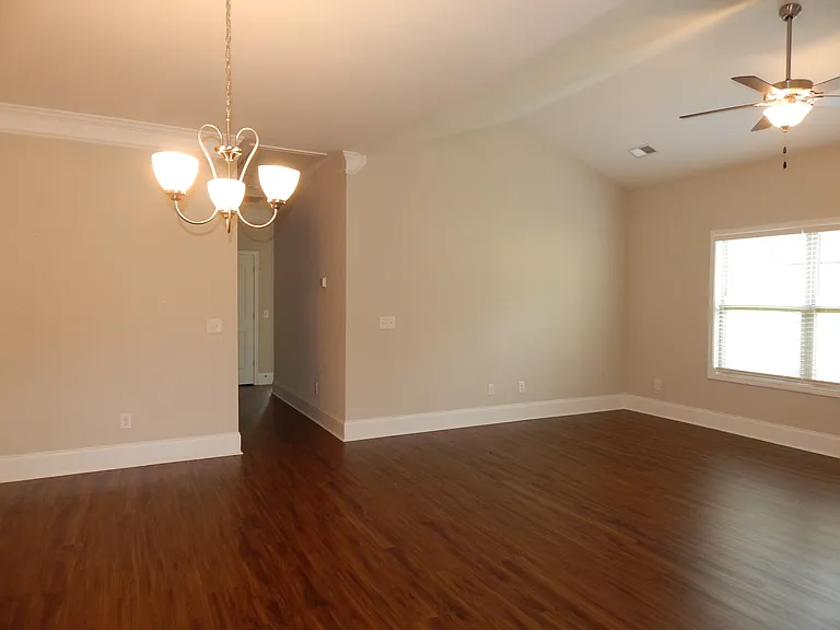 408 Senate St — Photo 7