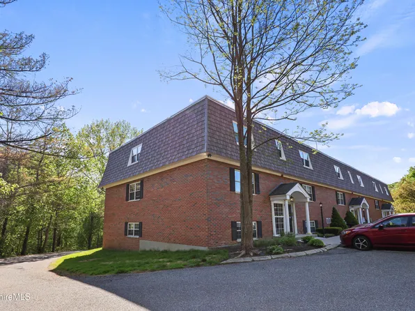 260 Pittsfield Rd Unit C15, Lenox, MA 01240