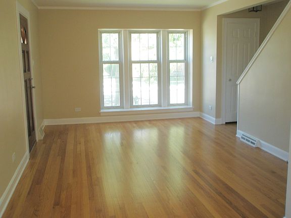 2nd image of 1001 S Lyman Ave